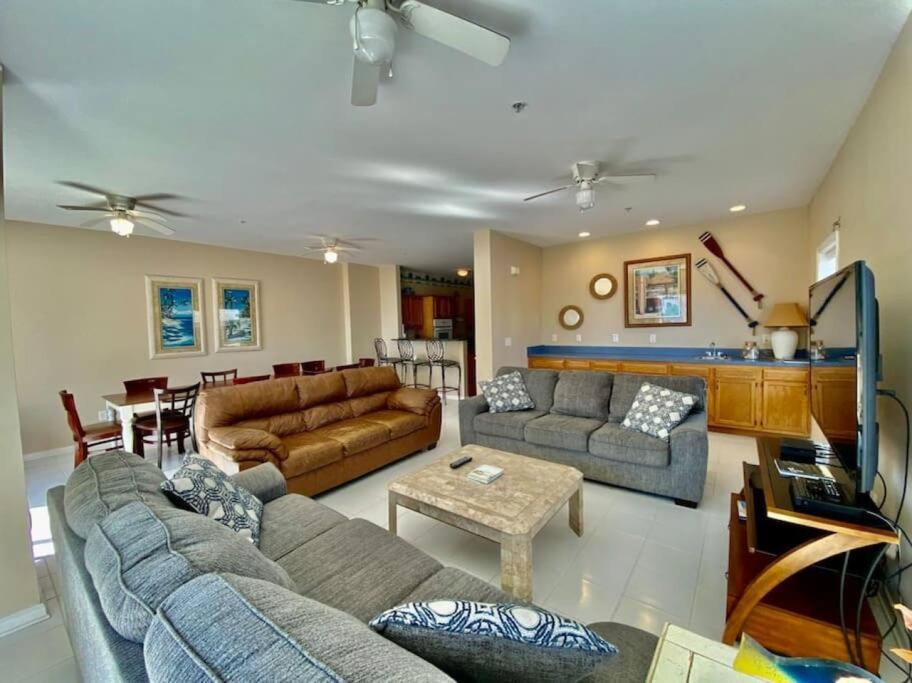 Oceanview 3-Story Getaway W/ 3 Decks, Pool, Game Room Myrtle Beach Bagian luar foto